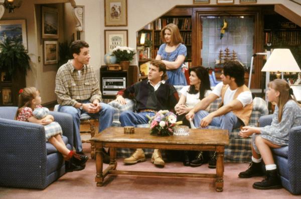 Mary-Kate/Ashley Olsen, Bob Saget, Dave Coulier, Candace Cameron, Lori Loughlin, John Stamos and Jodie Sweetin in "Full House"