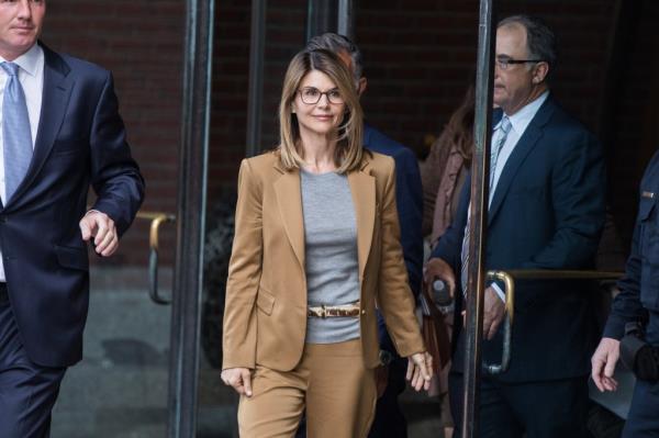 Lori Loughlin leaves court in Boston on April 3, 2019