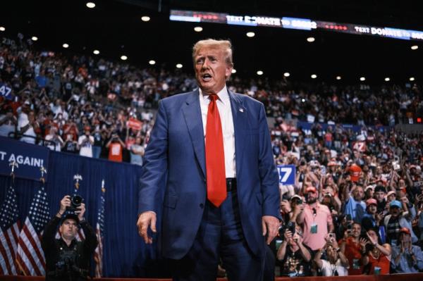 Do<em></em>nald Trump held at a campaign rally at Nassau Coliseum in Hempstead, Long Island. 