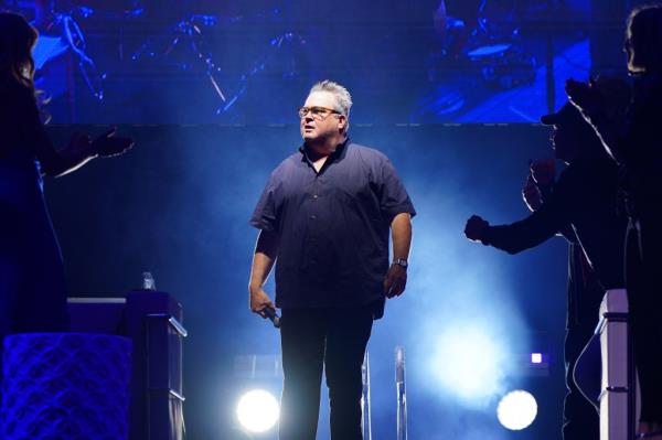 Eric Sto<em></em>nestreet walks o<em></em>nstage during 2024 Big Slick Celebrity Weekend on June 01, 2024 in Kansas City, Missouri.  