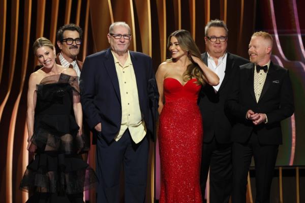 Julie Bowen, Ty Burrell, Ed O'Beill, Sofia Vergara, Eric Sto<em></em>nestreet and Jesse Tyler Ferguson photographed during the 30th Screen Actors Guild Awards in Shrine Auditorium and Expo Hall in Los Angeles, CA, Saturday, Feb. 24, 2024.