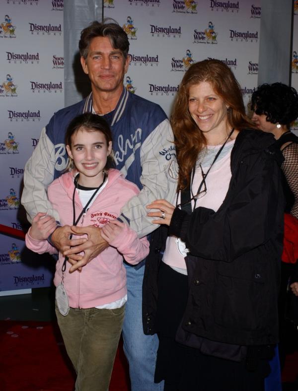 Eric Roberts with his wife Eliza and daughter Emma at the "Snow White - An Enchanting New Musical" premiere