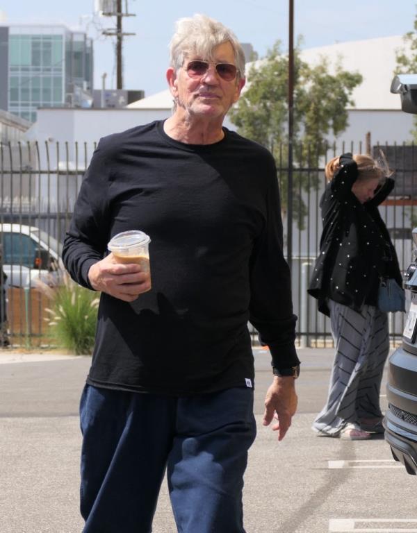 Eric Roberts arrives at "DWTS" rehearsals in LA