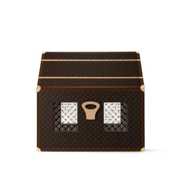 Louis Vuitton dog house