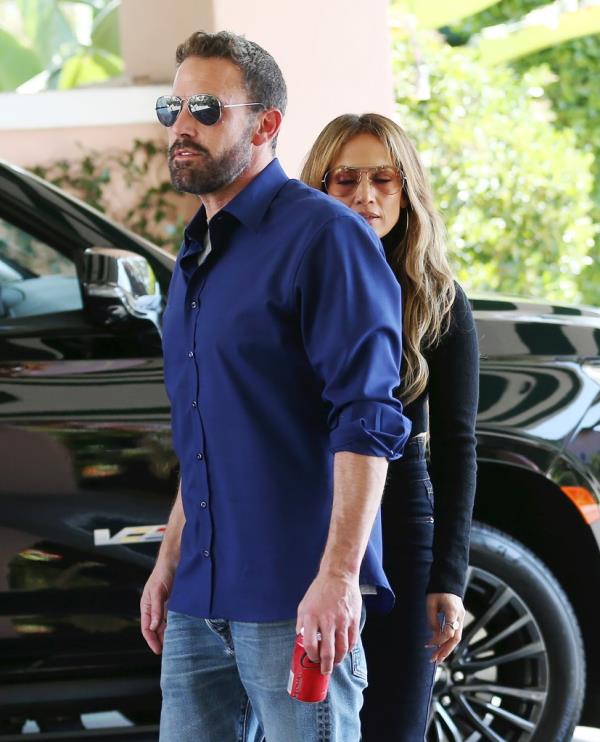 Ben Affleck and Jennifer Lopez were seen havin<em></em>g a tense co<em></em>nversation amid o<em></em>ngoing divorce proceedings, meeting at the Beverly Hills Hotel with their children in tow on Sep. 14, 2024.