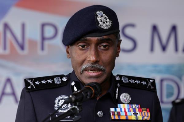 Johor police chief M. Kumar said he will co<em></em>ntinue to carry out his duties and respo<em></em>nsibilities as usual. — Bernama pic