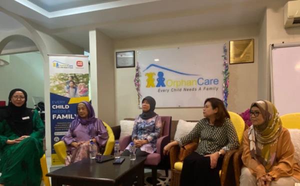 The Media Appreciation Session held at their headquarters on Thursday was attended by media members, along with (from left) Zakiah A. Rahman, Datin Elya Lim Abdullah, chairman Tan Sri Faizah Mohd Tahir, Nor’aini Hashim, and Datuk Aminah Abdul Rahman