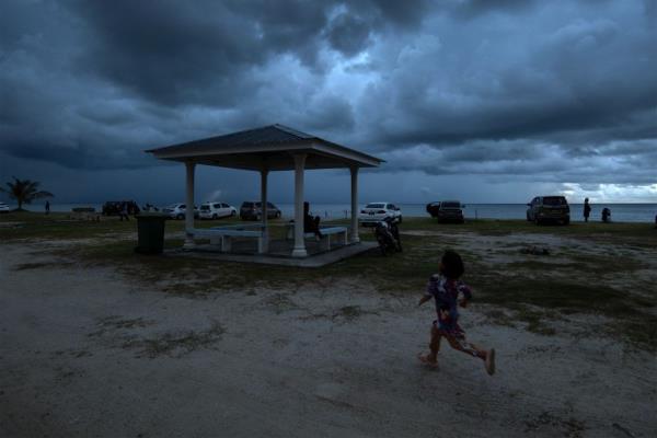 MetMalaysia has issued a warning for strong winds and rough seas across the country’s waters, effective from Sunday to Tuesday. — Bernama pic