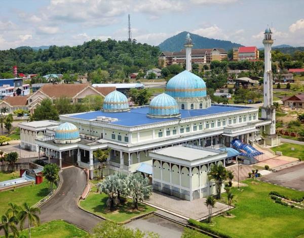 The Al-Muktafi Billah Shah Mosque (Ladang Mosque) in Kuala Terengganu will be the venue for the state’s first public caning for khalwat under Shariah law on December 27, 2024. — Picture from Facebook/Amazing Terengganu