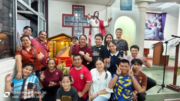 Just a small number of the Lasimbang clan (without Jannie) pose for Christmas pictures in Kampung Kipuovo, Penampang. — Picture courtesy of Jannie Lasimbang