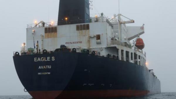 Oil tanker Eagle S is moored at sea off the coast of Porkkala, Finland December 27, 2024. Photo: Pete Aarre-Ahtio / Ilta-Sanomat via REUTERS