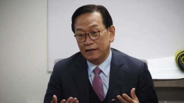 Seok Dong-hyeon, a lawyer for South Korea&#039;s impeached President Yoon Suk Yeol, speaks during a press co<em></em>nference in Seoul, South Korea, December 19, 2024. Photo: REUTERS/Kim Hong-Ji