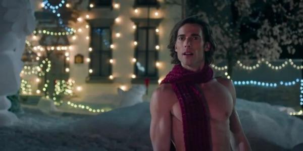 Dustin Milligan is Jack, a snowman brought to life, in "Hot Frosty" on Netflix. (Netflix)