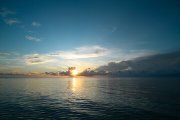 一批法律法规下月起施行！